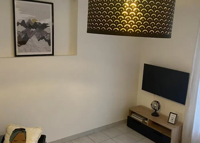 Apartamento équipé 2 + Jardin Saix (Tarn)